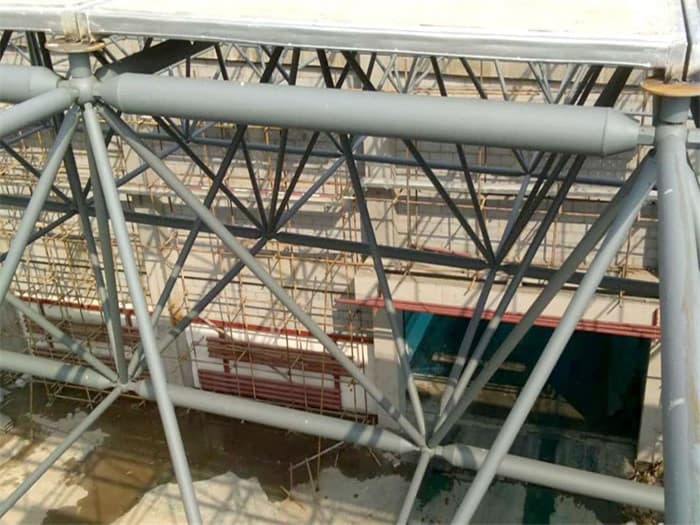 莱西四小体育馆网架