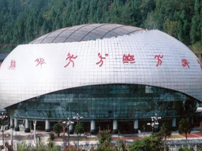 莱西体育中心球形网架加工安装